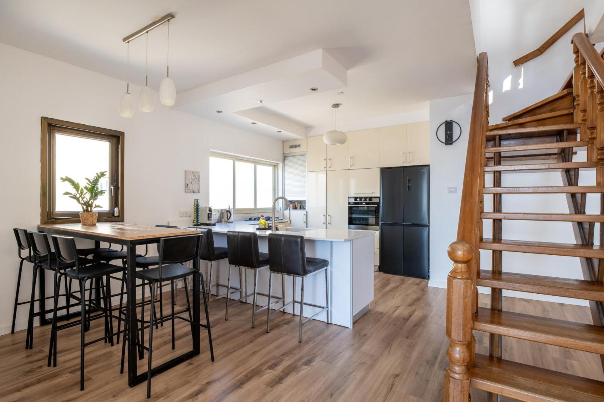 Roof Top 3 Floors Нетания Экстерьер фото