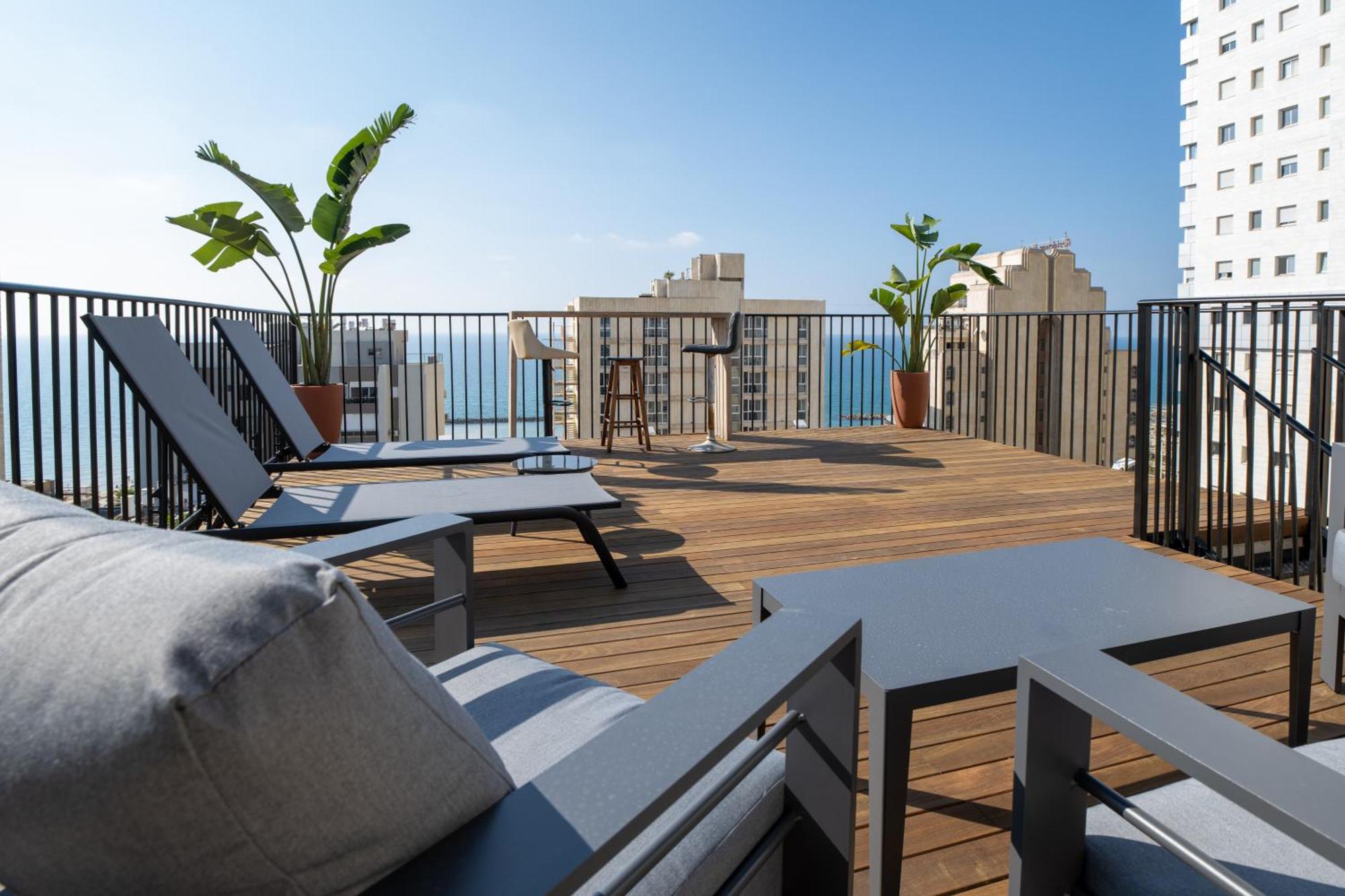Roof Top 3 Floors Нетания Экстерьер фото