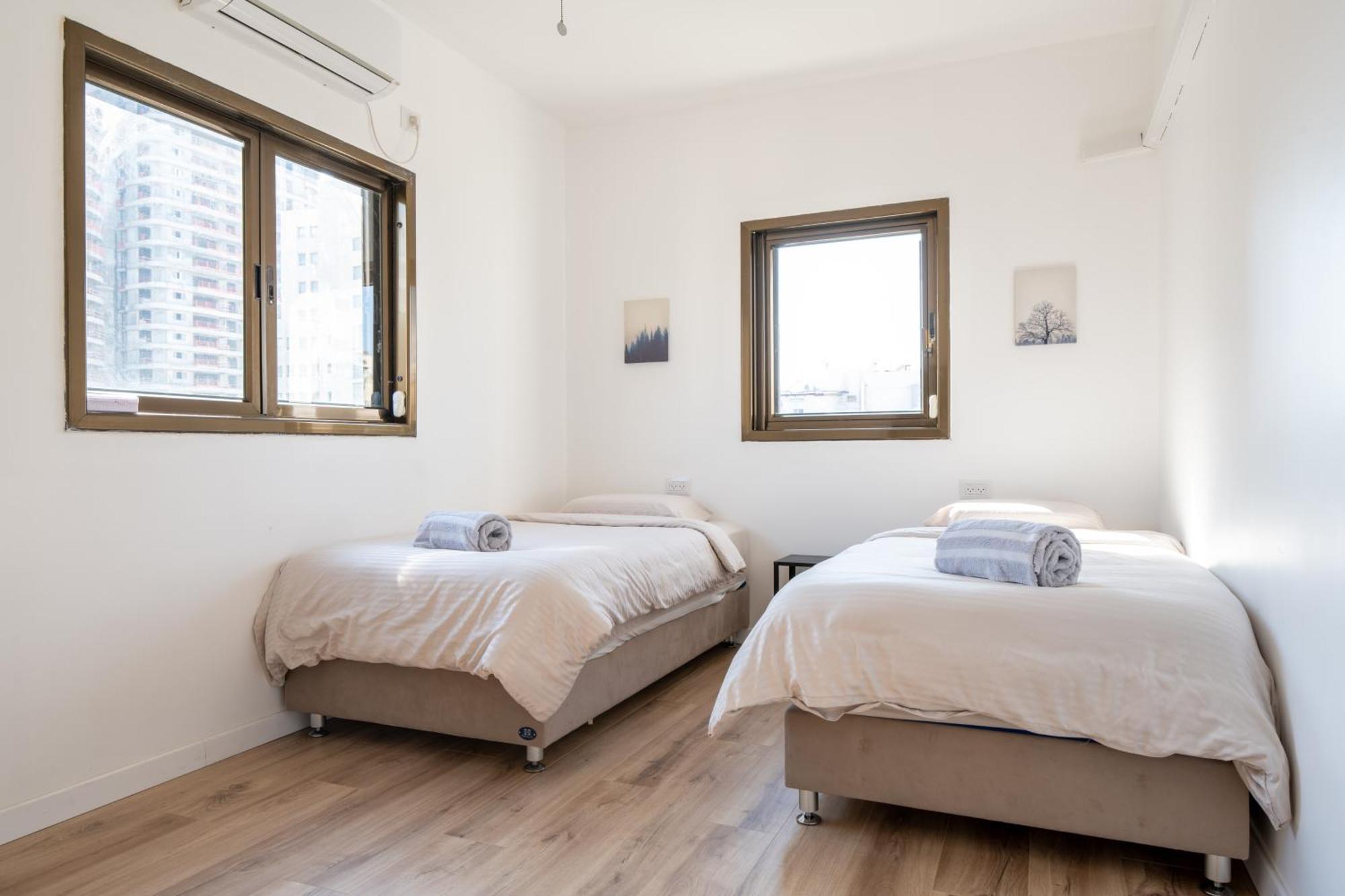 Roof Top 3 Floors Нетания Экстерьер фото