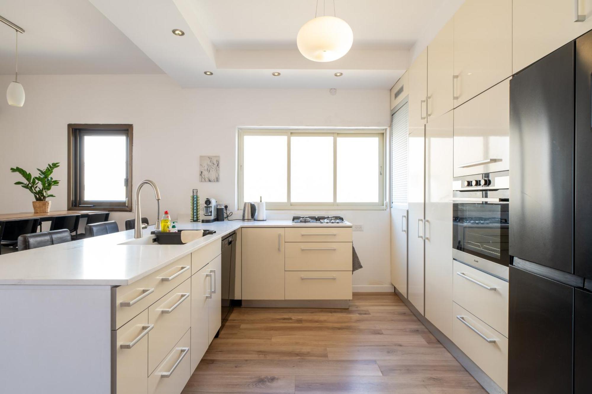 Roof Top 3 Floors Нетания Экстерьер фото